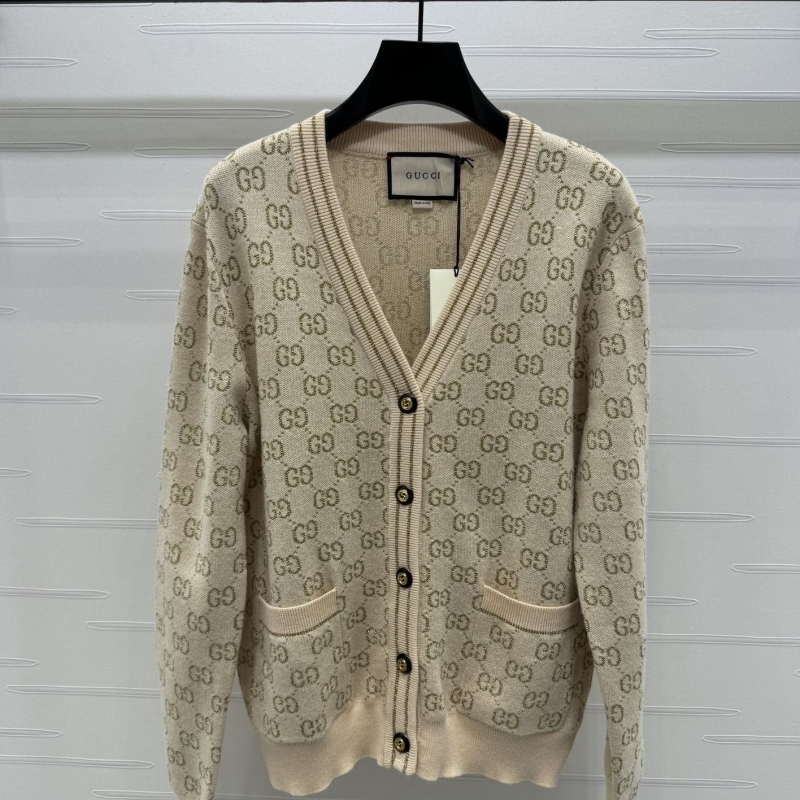 G*u*i coats
